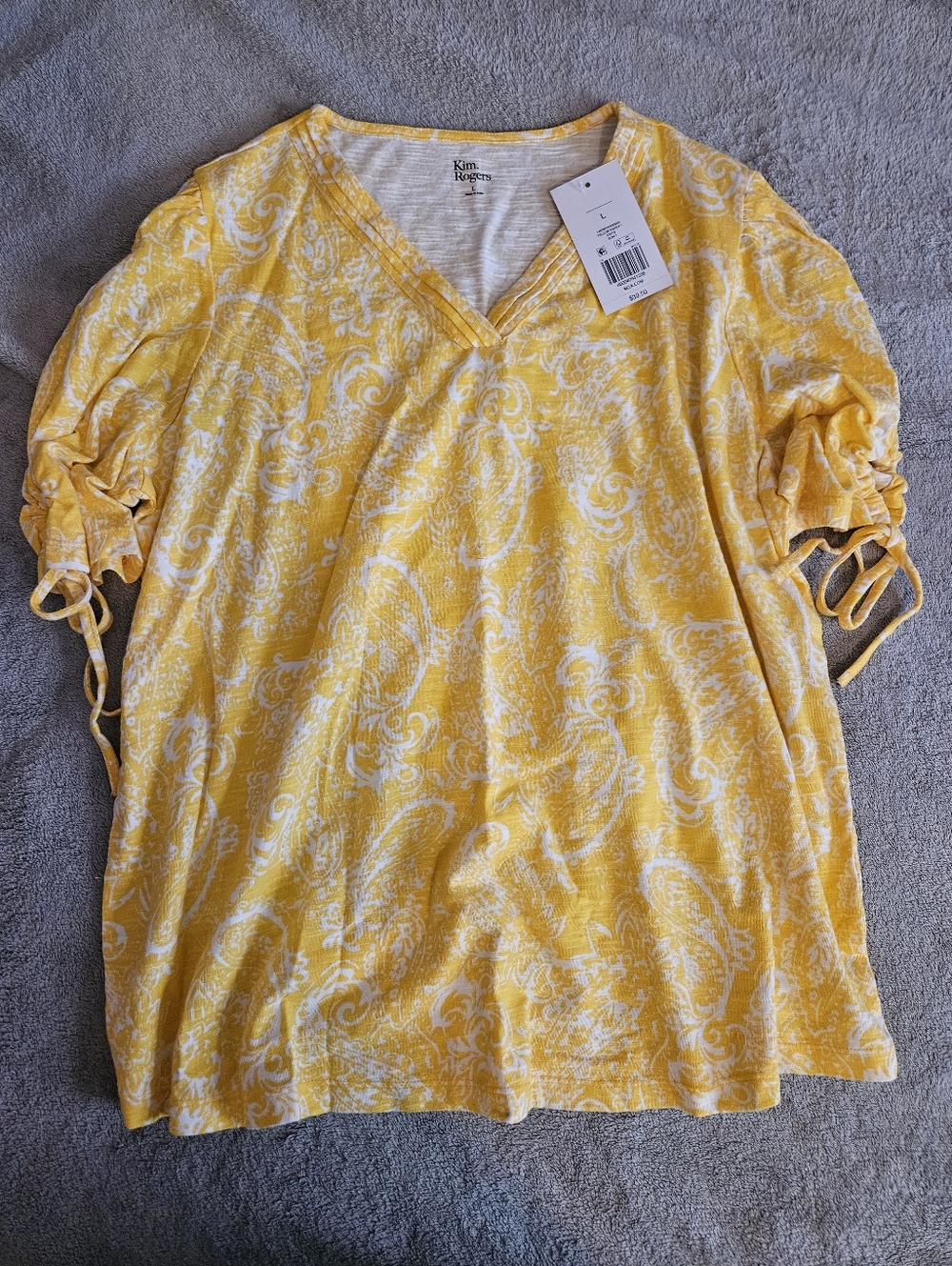 Kim Rogers Yellow White Paisley V-Neck Ruched Sleeve Top